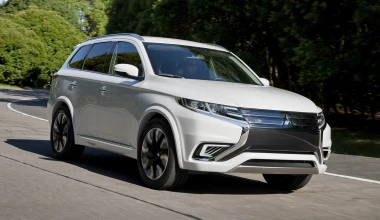 Το Outlander PHEV στην Αυτοκίνηση 2015