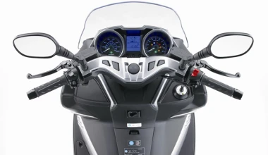 Νέο scooter Kawasaki J125