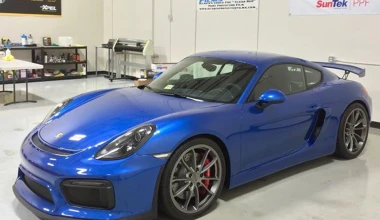 Γιατί πουλάει την Porsche Cayman GT4;