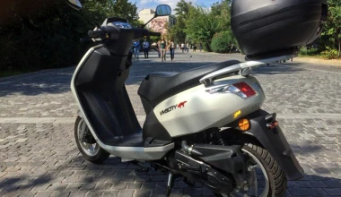 Peugeot Vivacity 3 50 με δώρο σχάρα και βαλίτσα