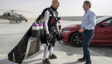 Άνθρωπος-πύραυλος κόντρα με Jaguar XJR (video)