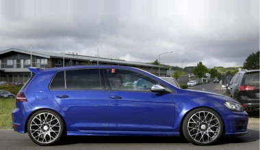 Έρχεται το ανανεωμένο VW Golf και το R400