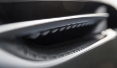 DB11: Η Aston Martin στα καλύτερά της (video)