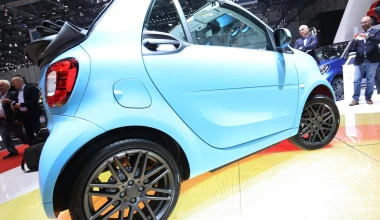 «Ξεσκεπάστηκε» το νέο Smart ForTwo cabrio Brabus