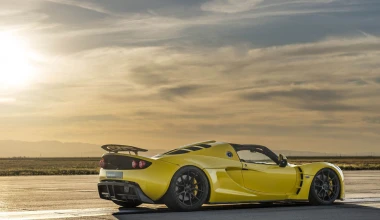 Ρεκόρ ταχύτητας με 427 km/h από τη Hennessey (video)