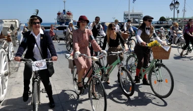Η MINI στο Tweed Run στο νησί των Σπετσών