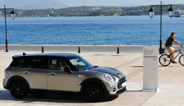 Η MINI στο Tweed Run στο νησί των Σπετσών