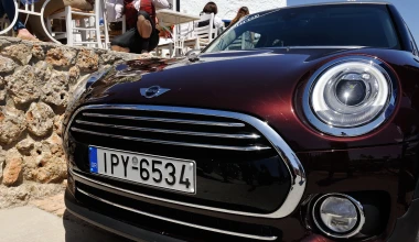 Η MINI στο Tweed Run στο νησί των Σπετσών