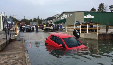 Ακολουθώντας το GPS πήγε κατευθείαν… στη λίμνη