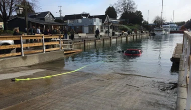 Ακολουθώντας το GPS πήγε κατευθείαν… στη λίμνη