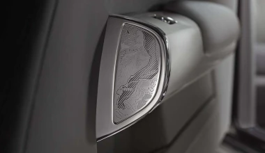 Ο κύριος επιθυμεί σαμπάνια;