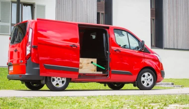 ΠΡΩΤΗ ΟΔΗΓΗΣΗ: Ford Transit 2.0 EcoBlue diesel