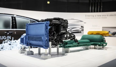 Η Mercedes-Benz GLC F-CELL μπαίνει στην πρίζα