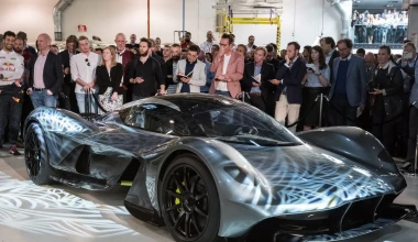 AM-RB 001 για το δρόμο και την πίστα