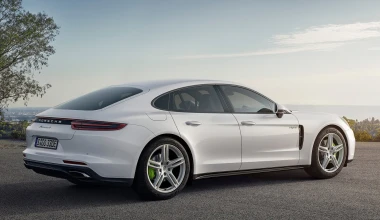 Νέα Porsche Panamera 4 E-Hybrid με 2,5 lt/100 km
