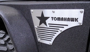 Κινέζοι έκαναν το Jeep Wrangler 6x6