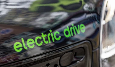 Πρεμιέρα στο Παρίσι τα ηλεκτρικά Smart