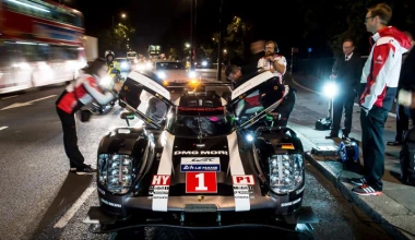 Αγωνιστική Porsche στους δρόμους του Λονδίνου