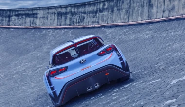 Hyundai RN30 κοιτώντας στα μάτια το Focus RS