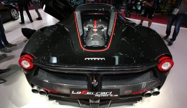 Η LaFerrari Aperta χωρίς οροφή στο Παρίσι