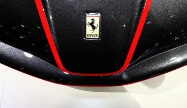 Η LaFerrari Aperta χωρίς οροφή στο Παρίσι