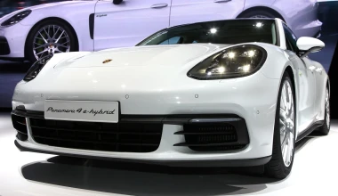 Νέα Porsche Panamera 4 E-Hybrid με 2,5 lt/100 km