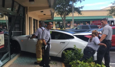 Φταίει η οδηγός ή το αυτοκίνητο; (video)