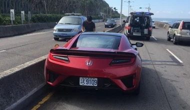 Απίστευτη δικαιολογία που τράκαρε το Honda NSX(video)