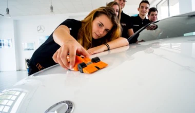 Η Mercedes-Benz στηρίζει τη γνώση