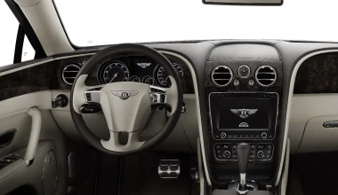 Ολοκαίνουργια Bentley Flying Spur