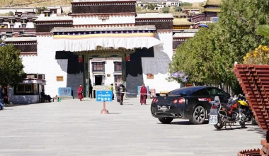 Με Nissan GT-R στο Έβερεστ