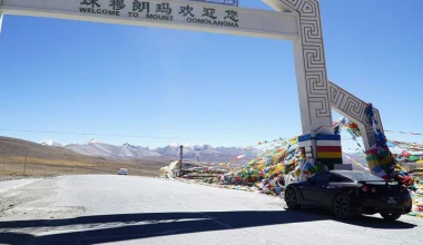 Με Nissan GT-R στο Έβερεστ