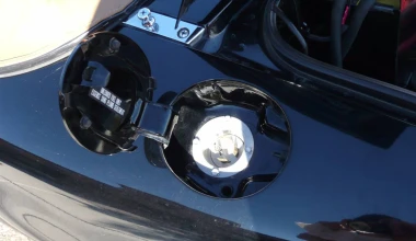 Πουλάει το ηλεκτρικό Mazda MX-5