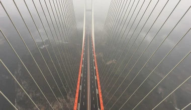 Άνοιξε η υψηλότερη γέφυρα στον κόσμο (vid)