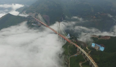 Άνοιξε η υψηλότερη γέφυρα στον κόσμο (vid)