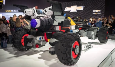 Το Batmobile από 344.000 τουβλάκια LEGO! (vid)