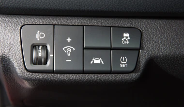 ΟΔΗΓΟΥΜΕ το νέο Kia Rio