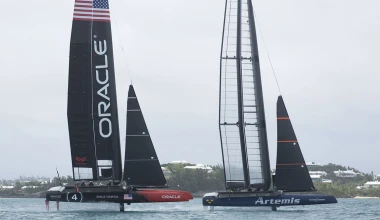 Τι δουλειά έχουν οι αυτοκινητοβιομηχανίες μέσα στο νερό;