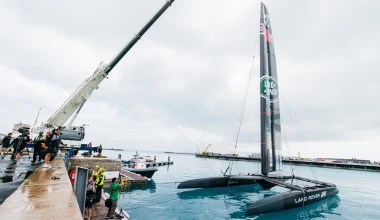 Τι δουλειά έχουν οι αυτοκινητοβιομηχανίες μέσα στο νερό;