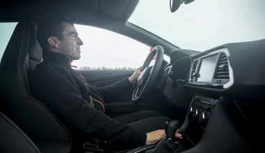 300 άλογα και 6 σκυλιά στα χιόνια (video)