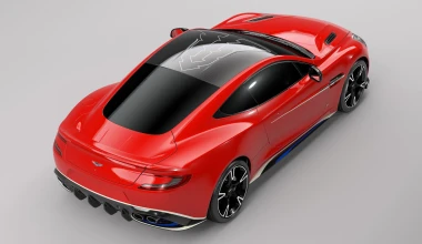 Μία Aston Martin με τη λάμψη των Red Arrows