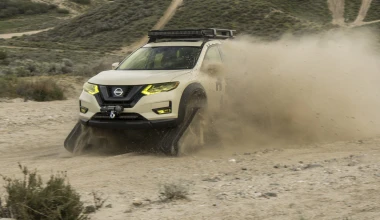 Ένα άγριο Nissan X-Trail με ερπύστριες