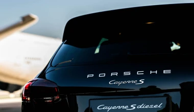 Porsche Cayenne ρυμουλκεί Airbus 285 τόνων (video)