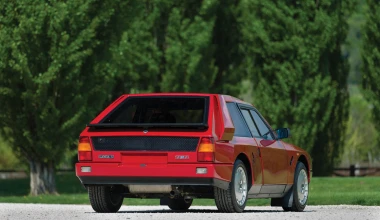 2 θρυλικά μοντέλα σε πλειστηριασμό