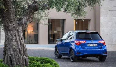 Η Toyota επενδύει στα υβριδικά