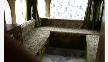 Ξύλινο Unimog τροχόσπιτο του 1961