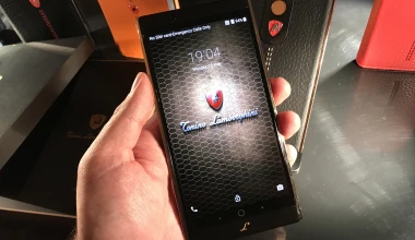 6 αξεσουάρ που... φοράμε ή έχουμε πάντα μαζί μας