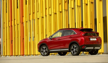 ΟΔΗΓΟΥΜΕ το νέο Mitsubishi Eclipse Cross