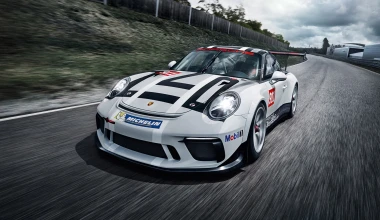 O γρηγορότερος άνθρωπος του κόσμου δοκιμάζει την αγωνιστική Porsche 911 