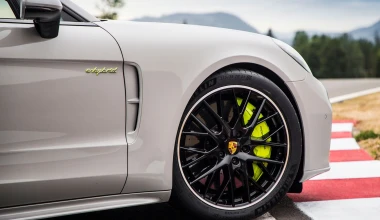 Υβριδικά τα πλάνα της Porsche